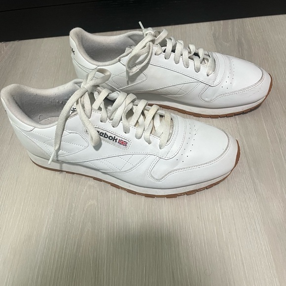 Reebok Classic White Men's Shoes - Picture 2 of 5